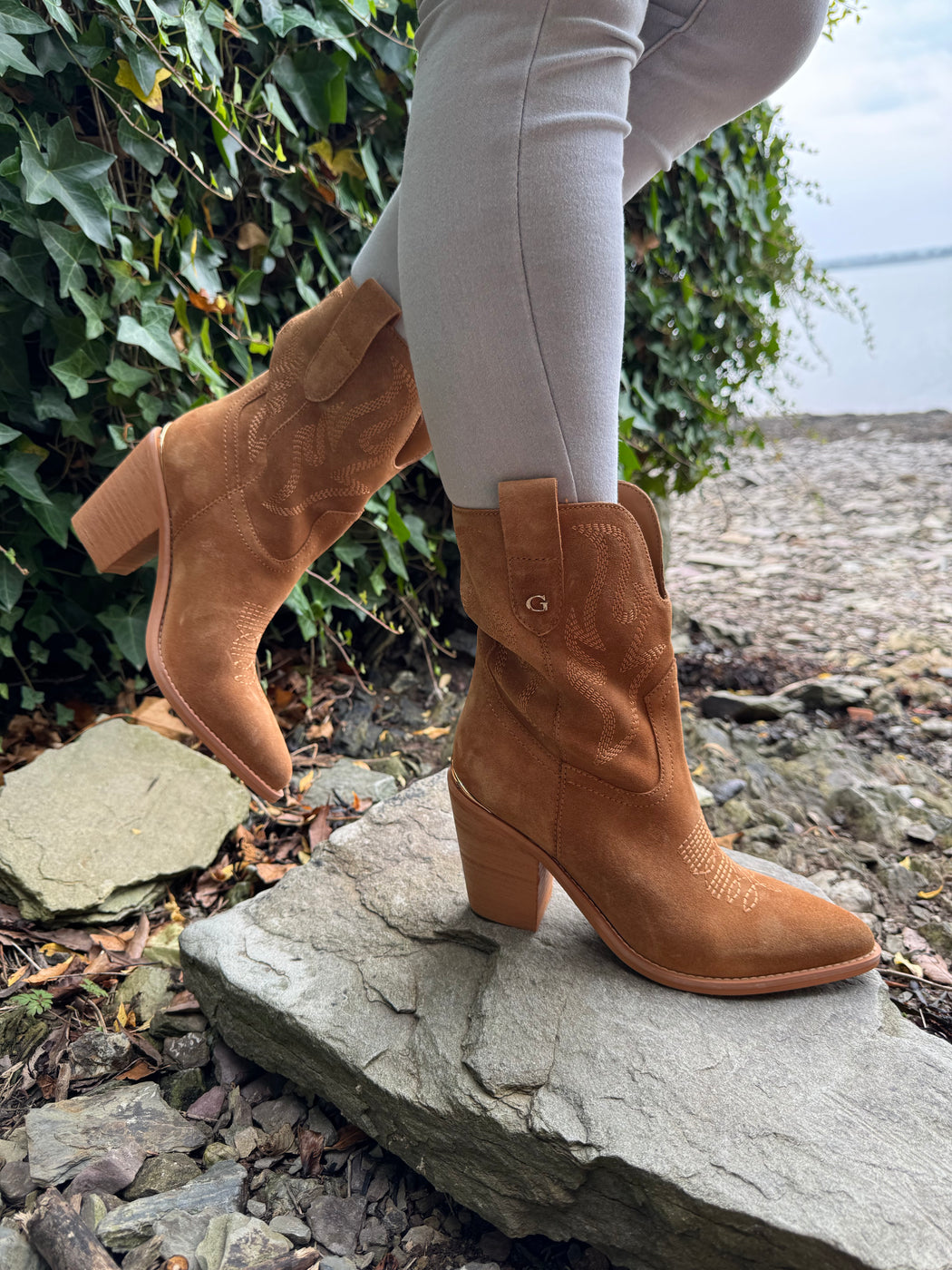 Guess 3/4 suede boots FLTSALSUE10