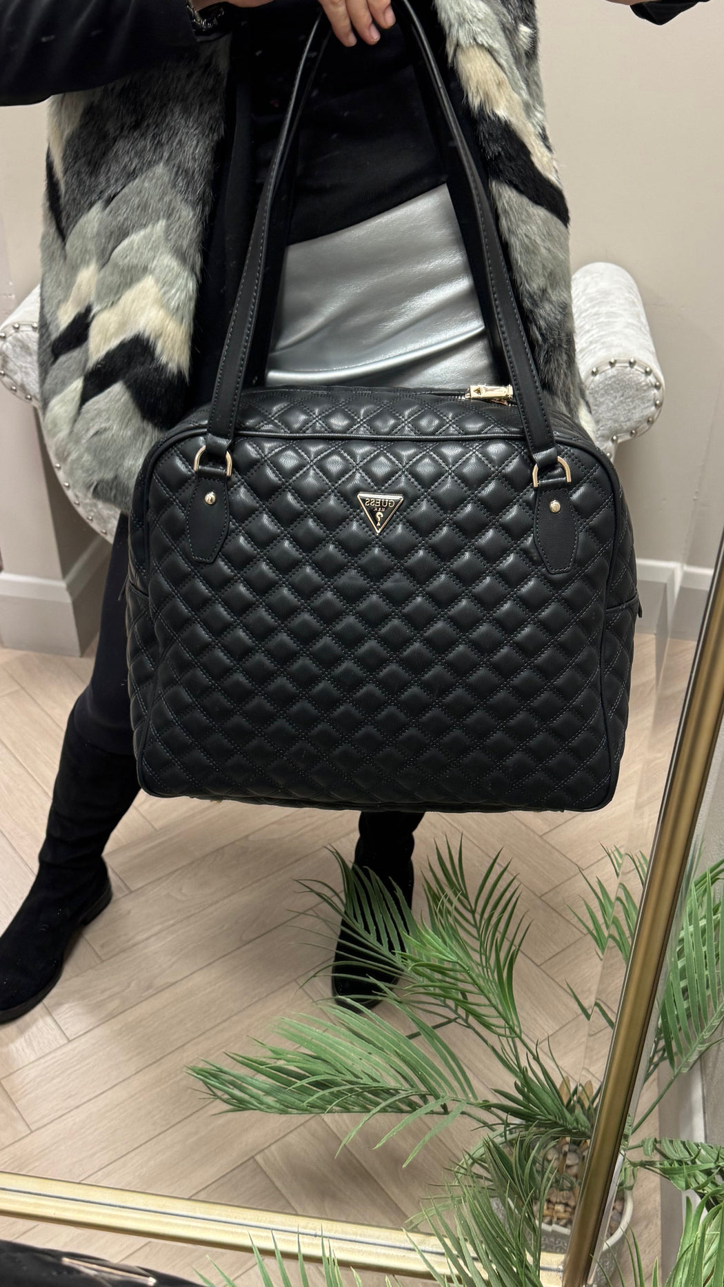 Guess black giully weekend bag qn8748916