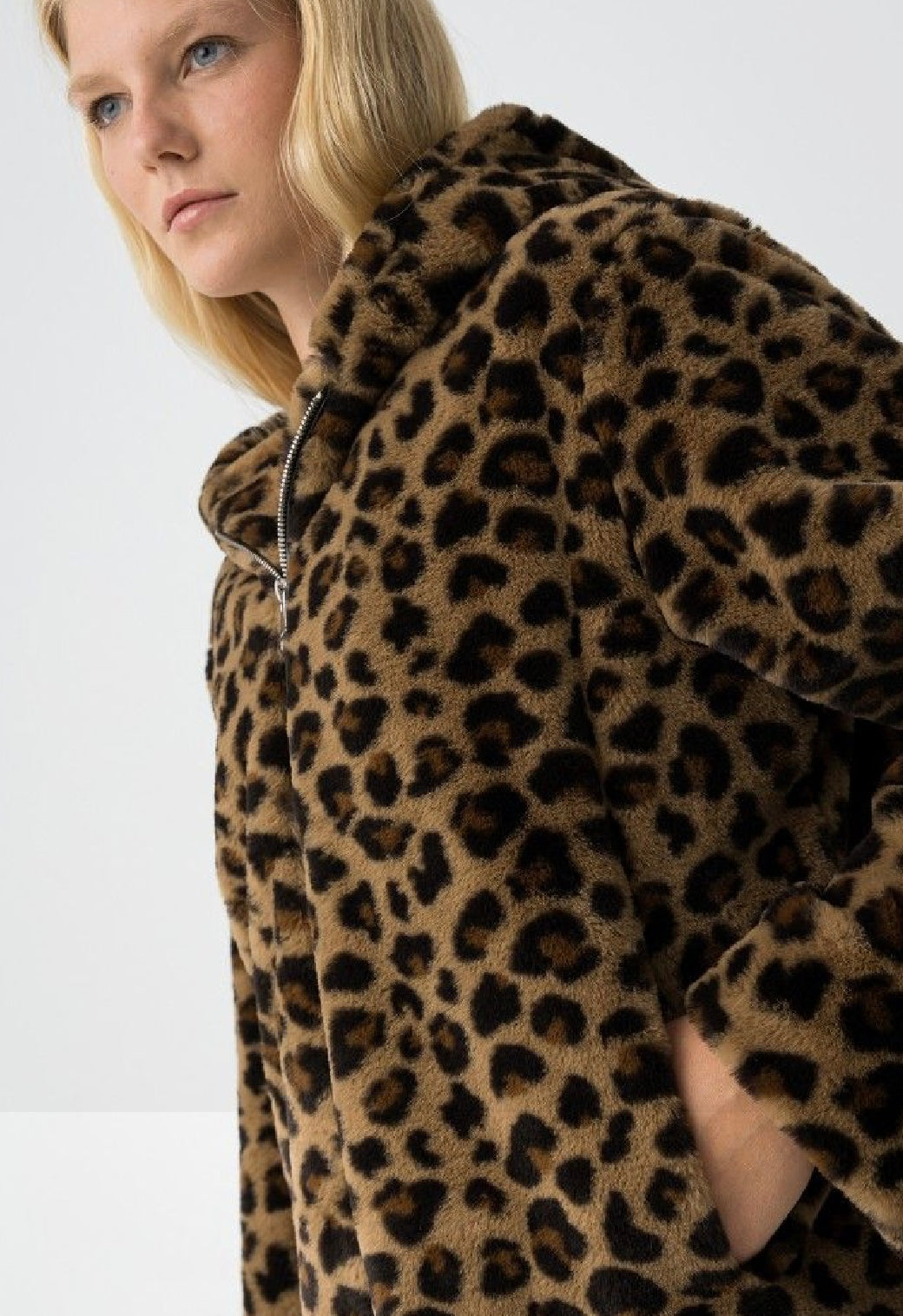 Classic leopard zip jacket