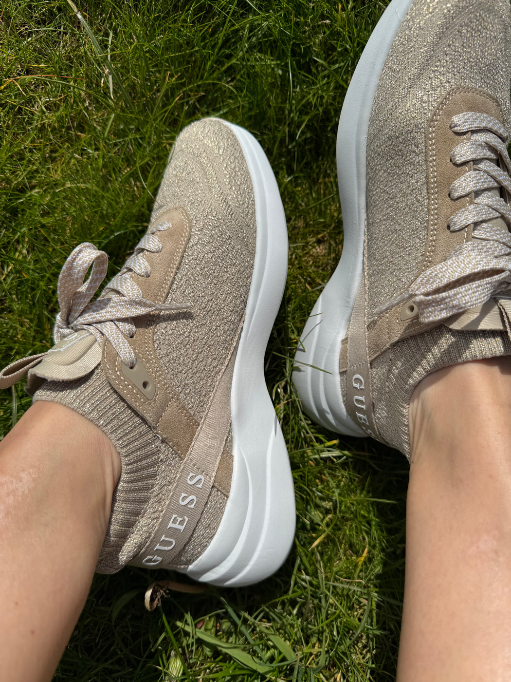 Guess Gold Sparkle Runners. FLJMLDFAB12