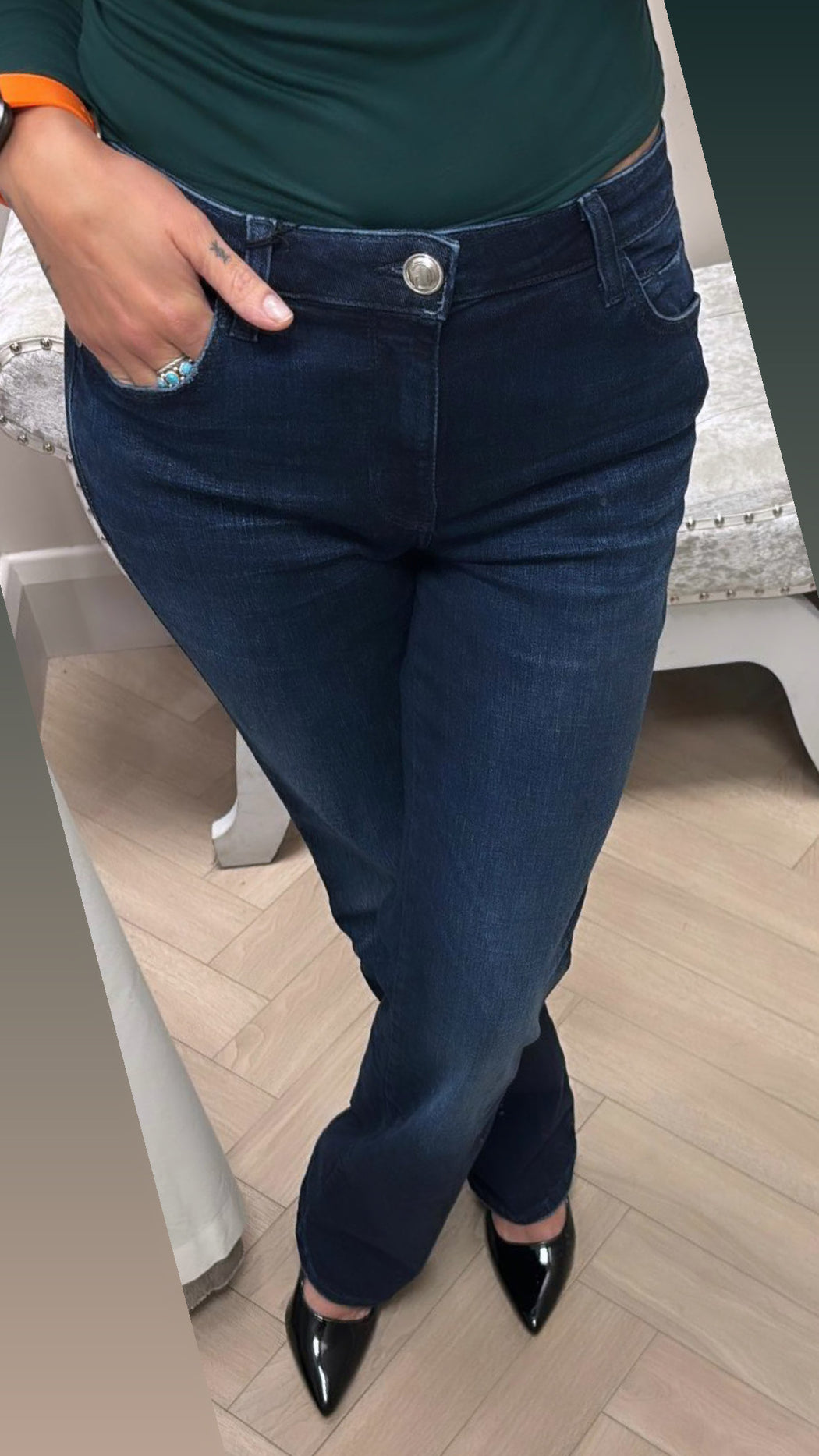 Guess Mid Rise Sexy Straight Jeans. W5BA15D0791