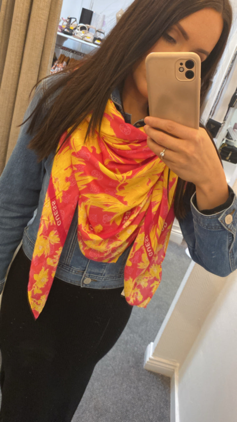 Aw5118cot03 pink yellow guess floral scarf
