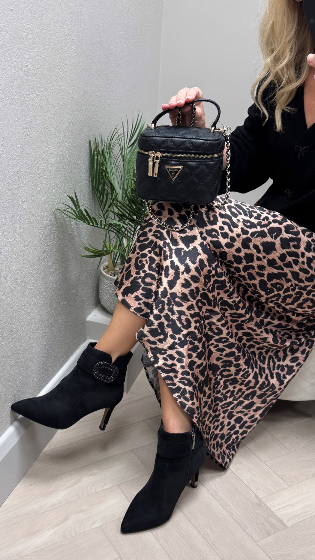 Guess mini giully crossbody bag