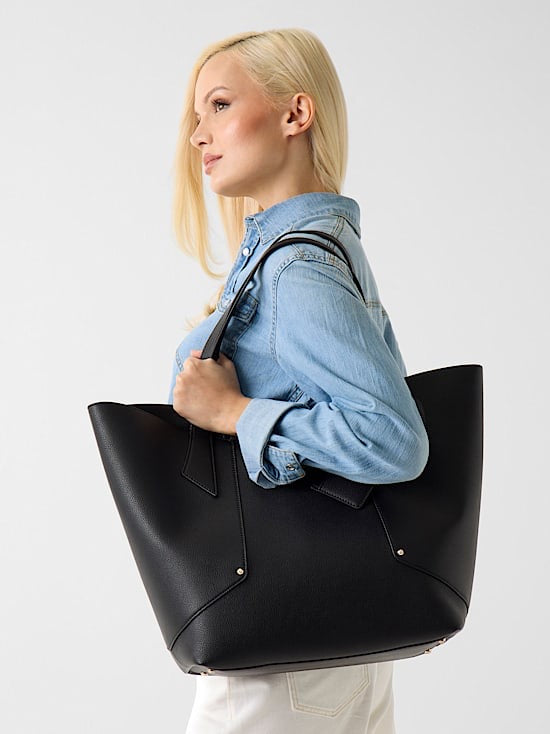 Guess DARCY Black Bag. BG991424