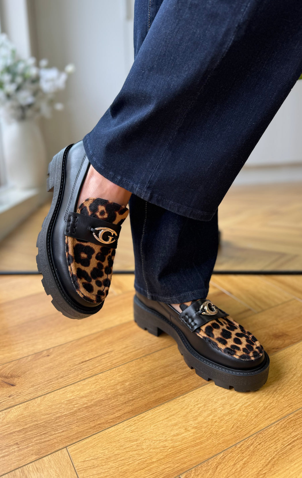 Guess black animal print loafer FLTYK2LEP14