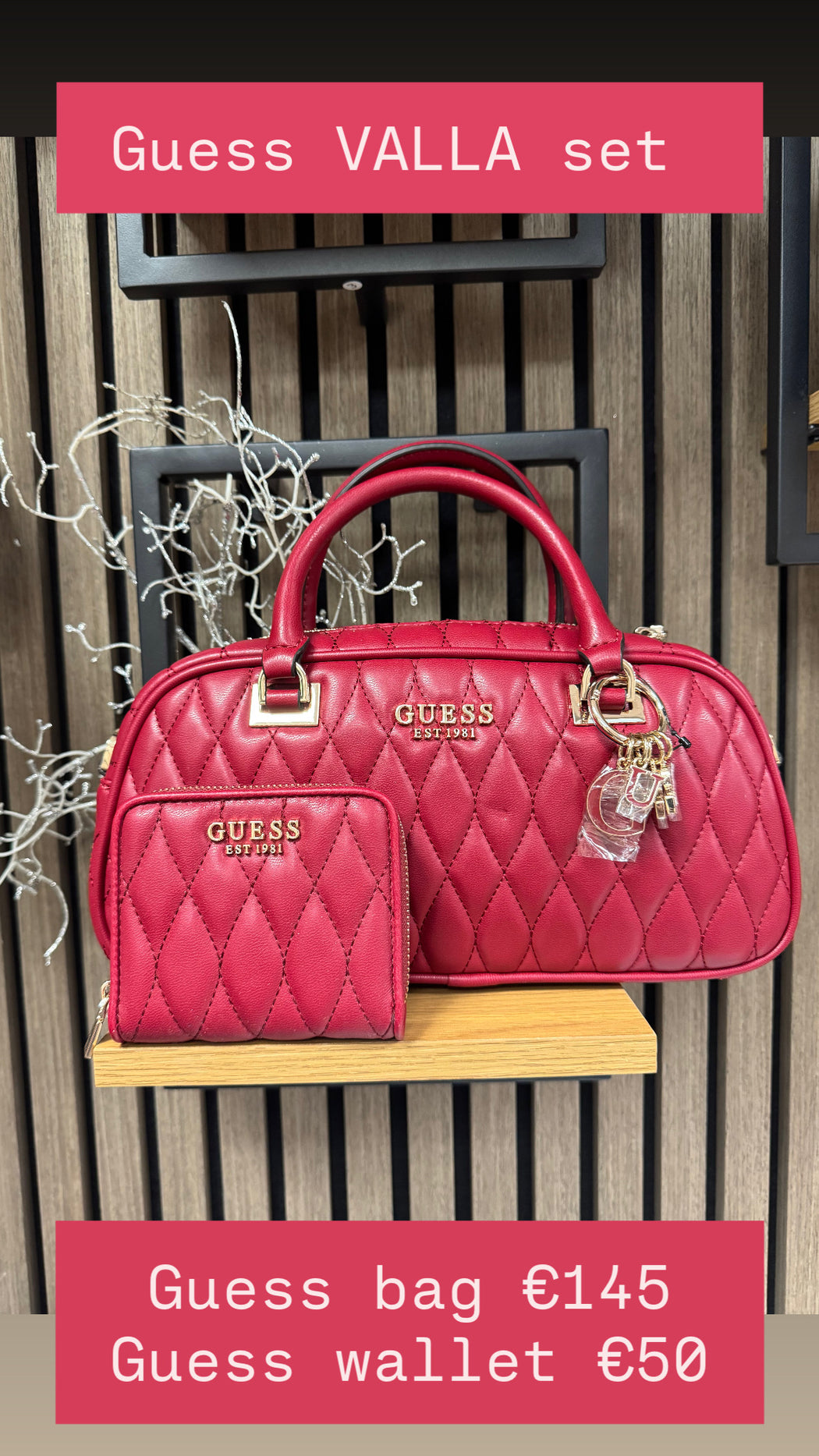 Guess Red VALLA Bag. QG812205.