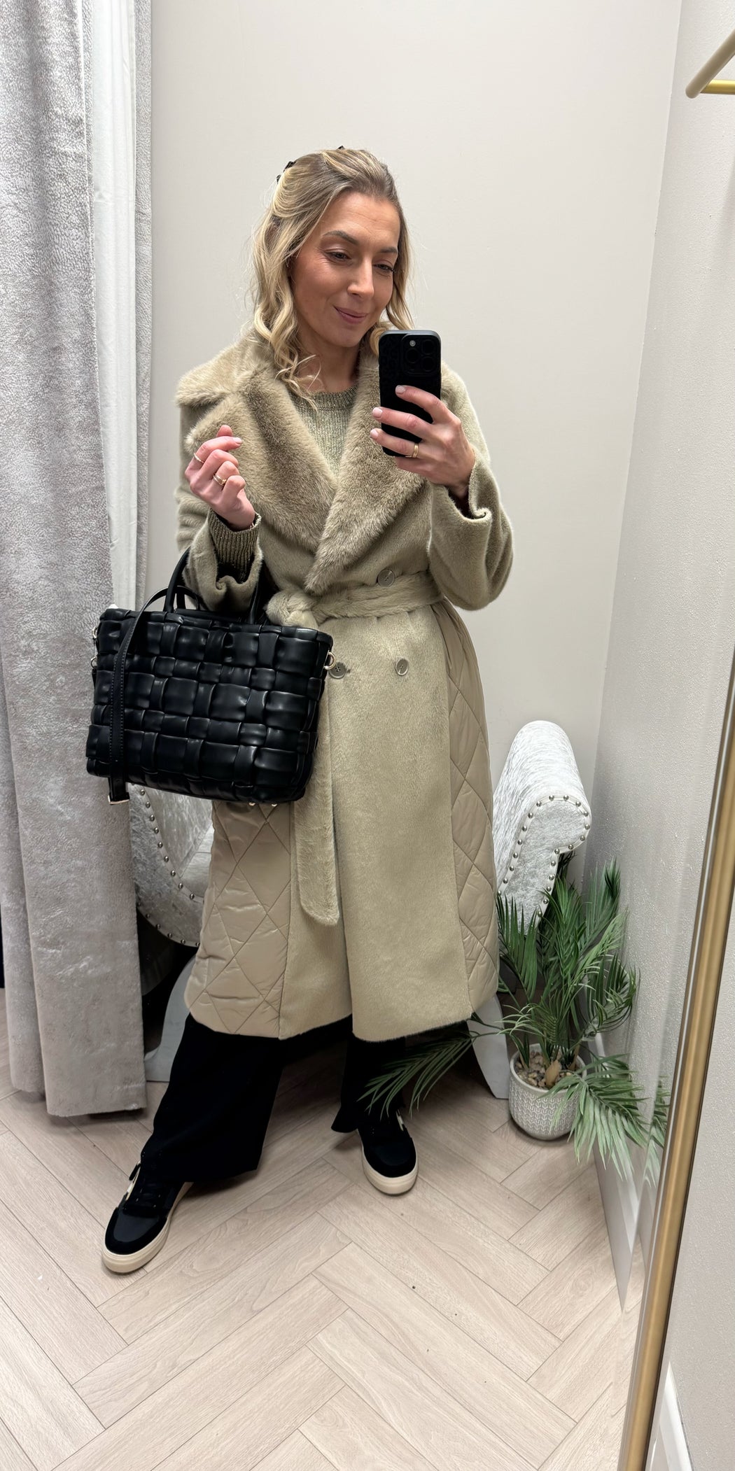 Guess Marion WG807206
BLACK bag