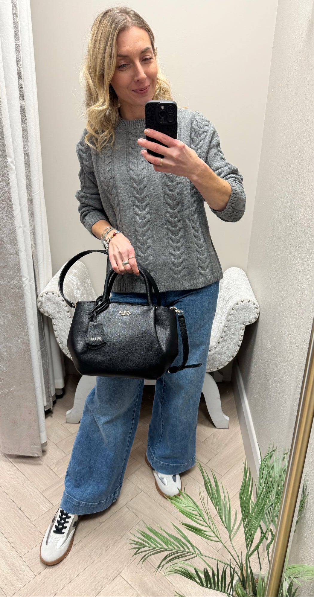 Guess Black AMORETTE Bag. BG789806