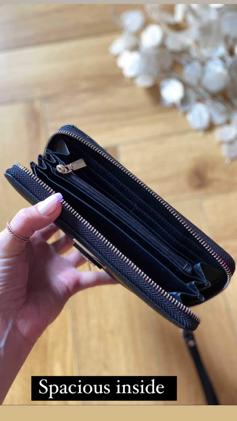 BG877846 black meridan wallet