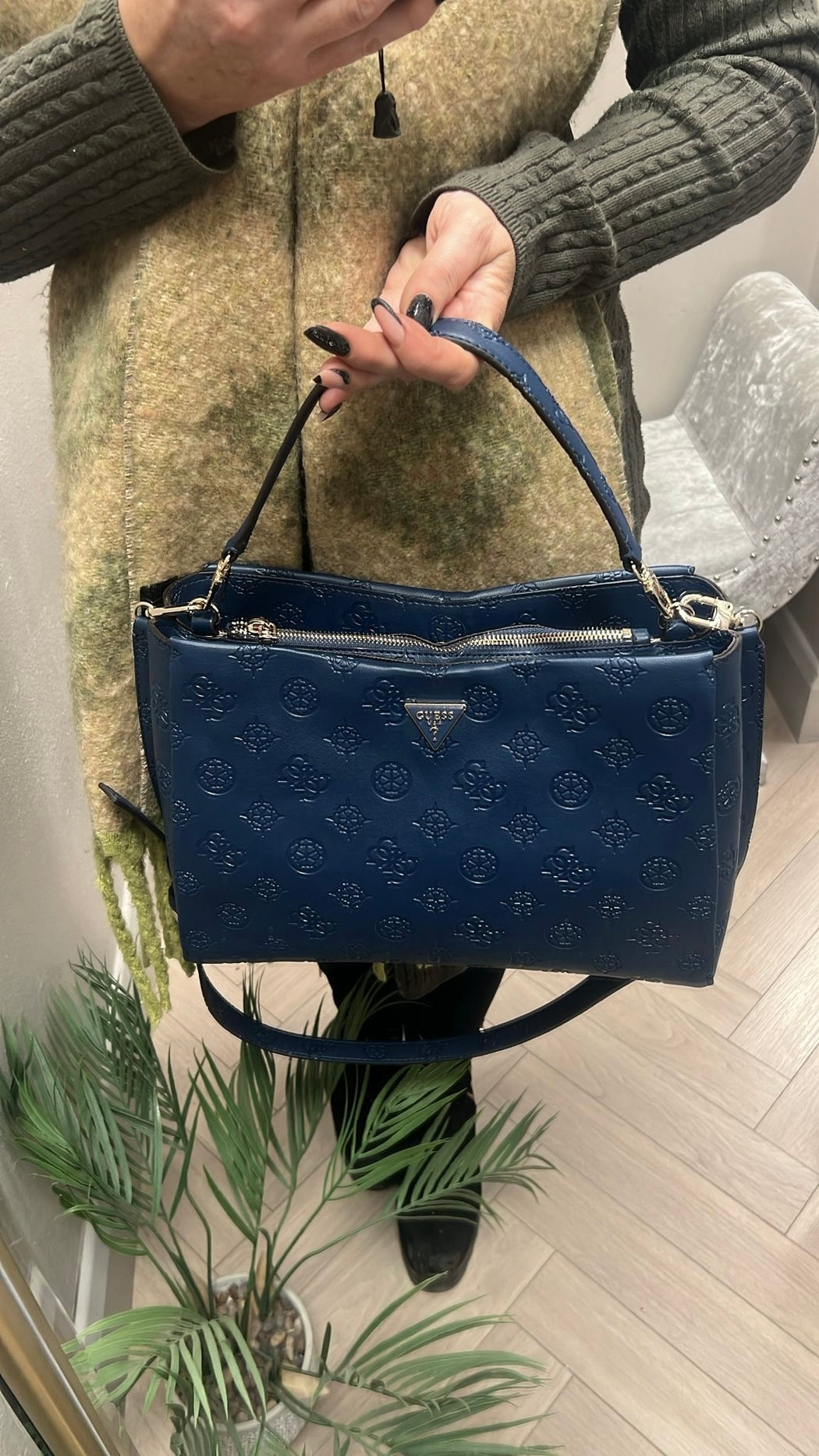 Guess Midnight TISHA Bag. PD776407