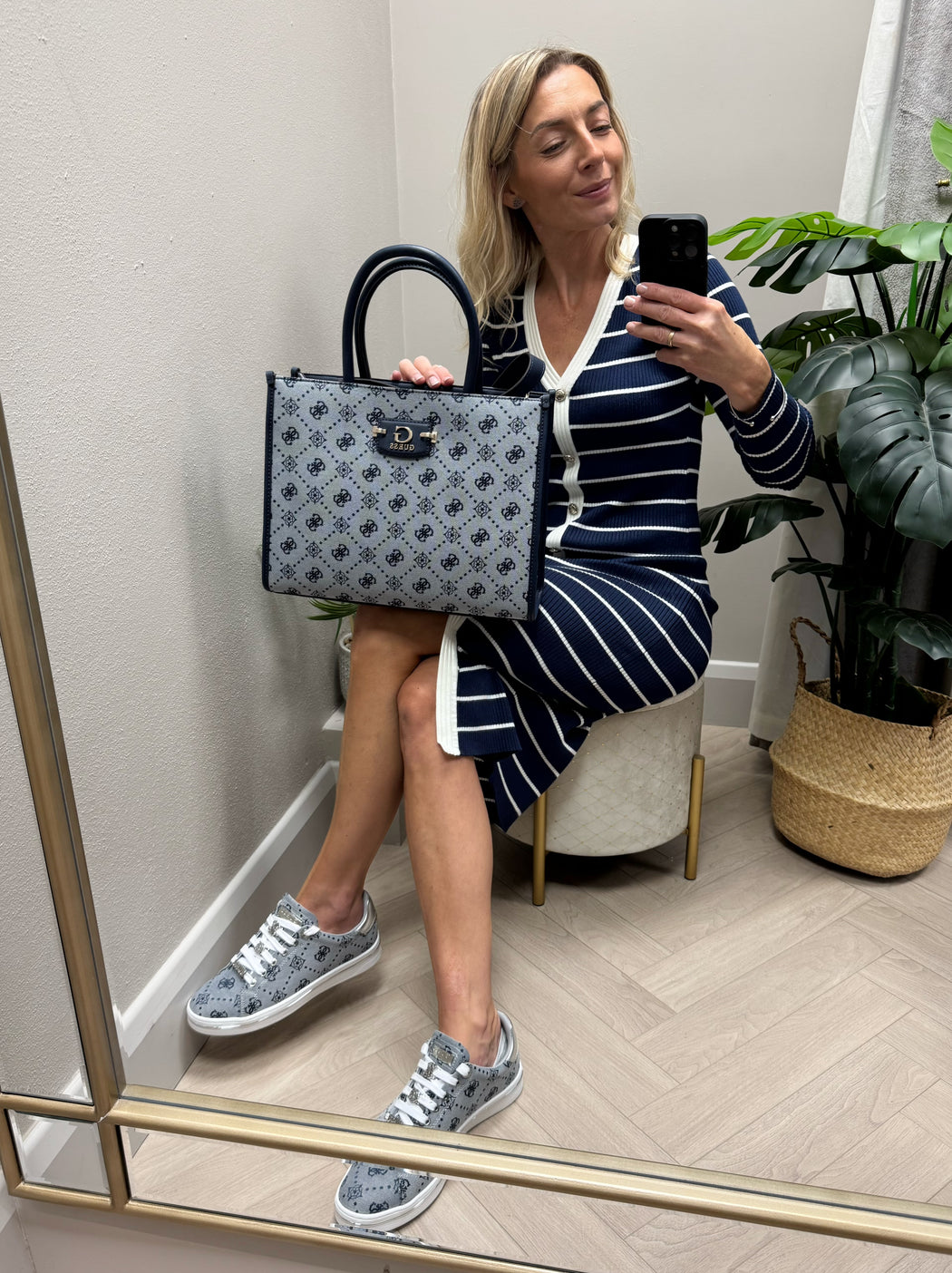 Guess navy logo neda bag jp965422