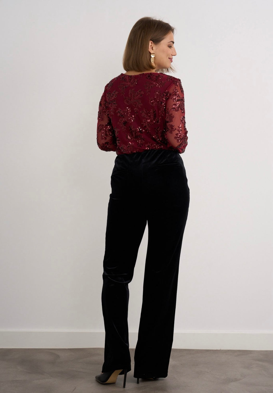 Wine signet sequinned top