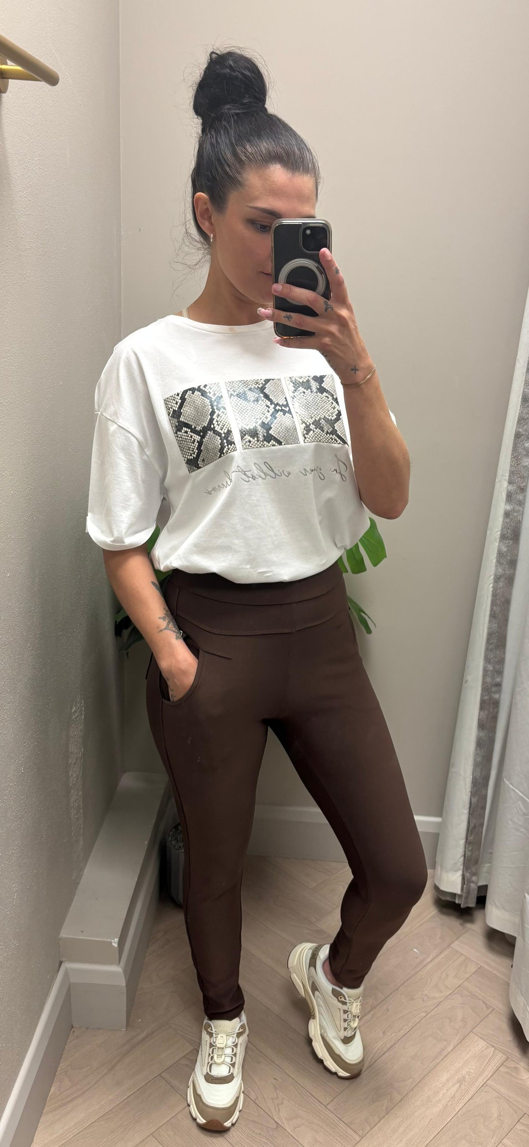 Veny python tee