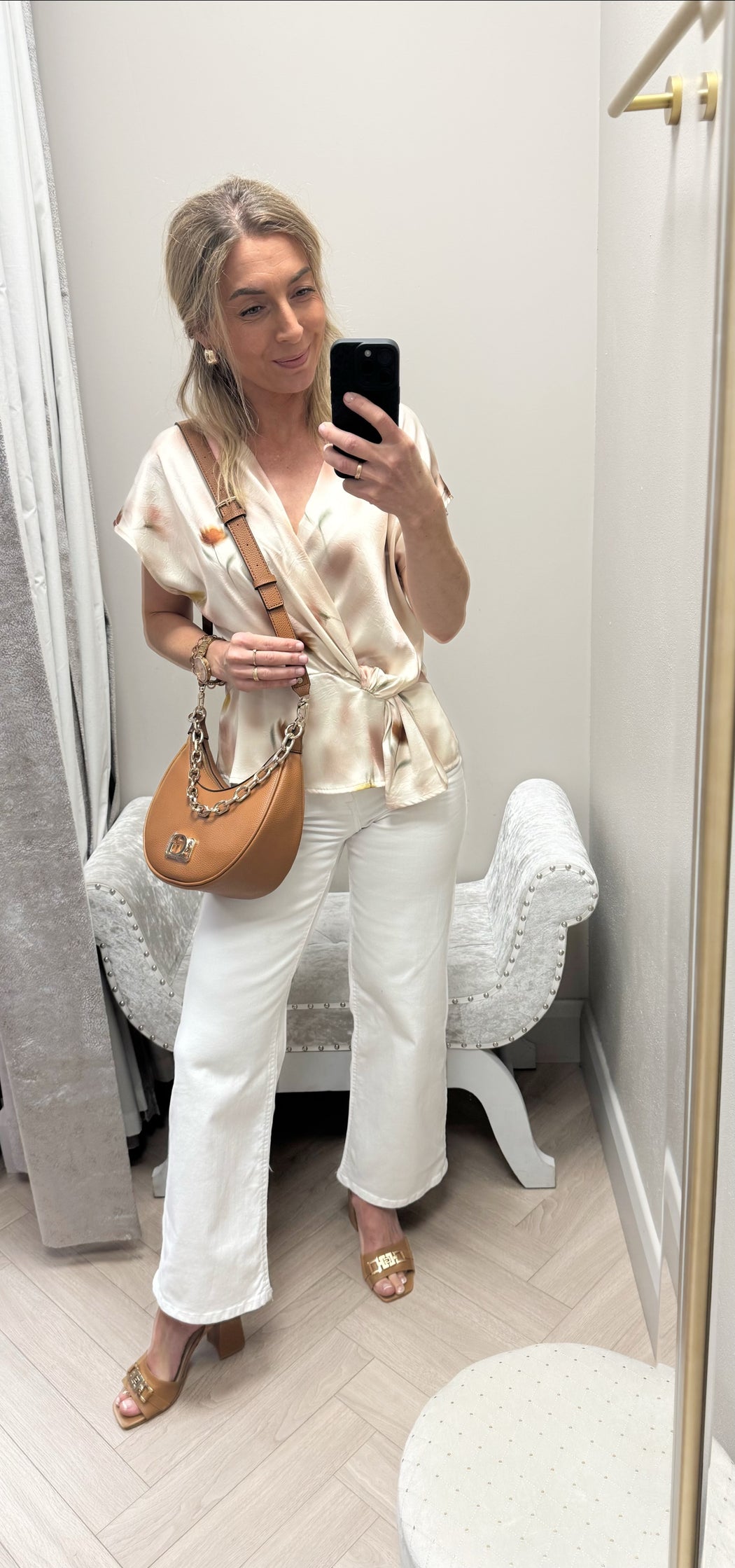Circe  cognac  guess shoulder / crossbody bag bg964201