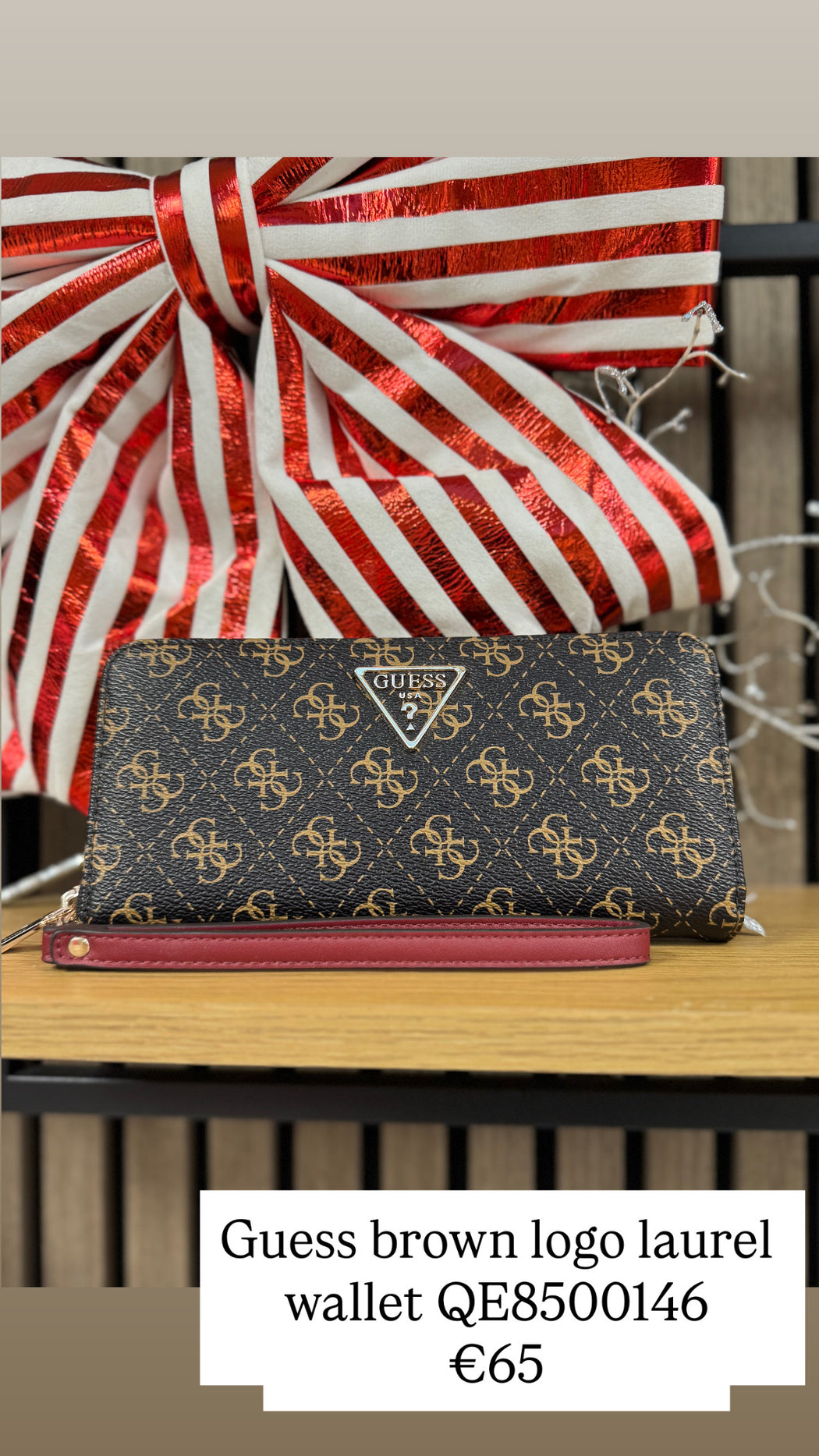 Guess brown logo laurel wallet QE8500146