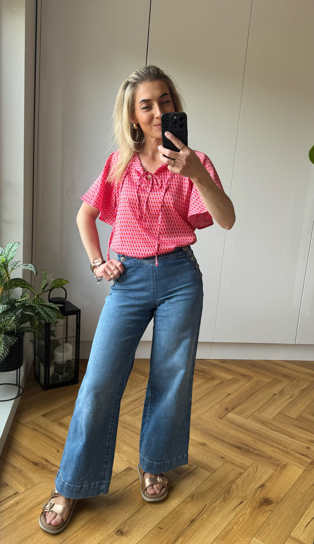 Janelle top red