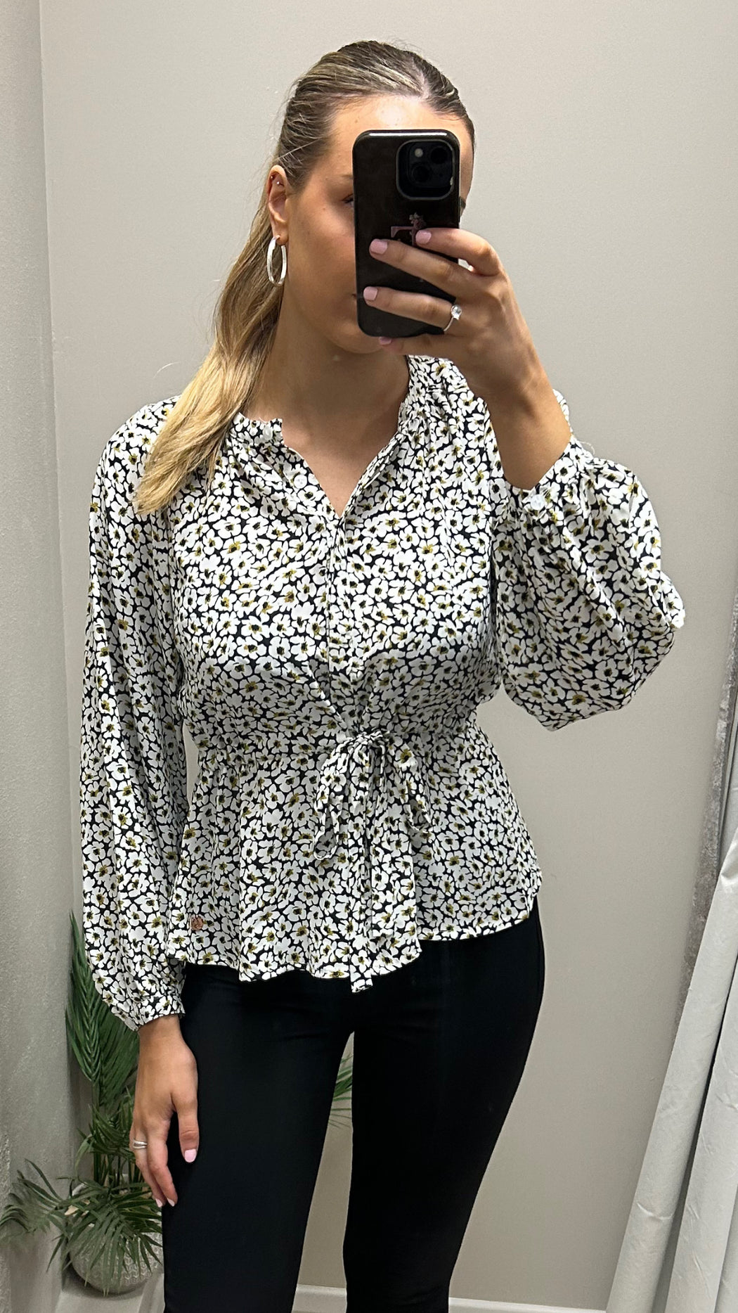 Lorelei black print top