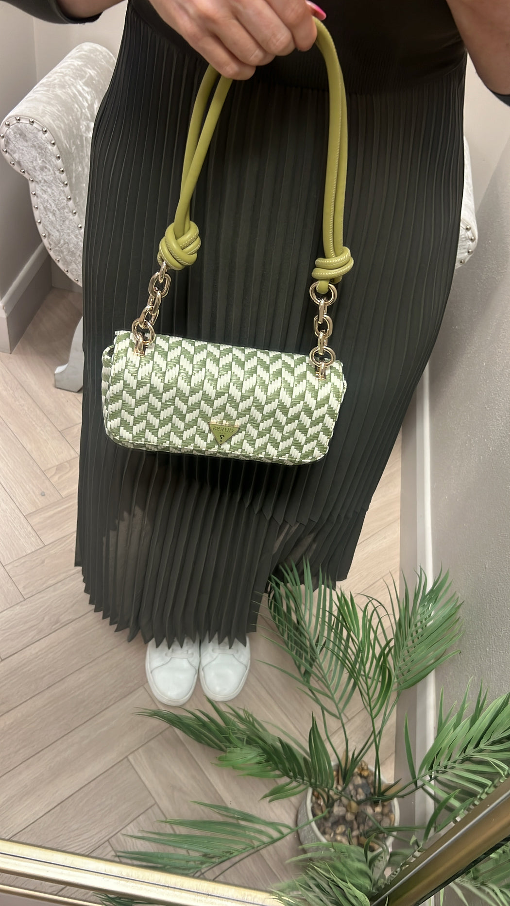 Guess TESSI Olive Bag. WG769119