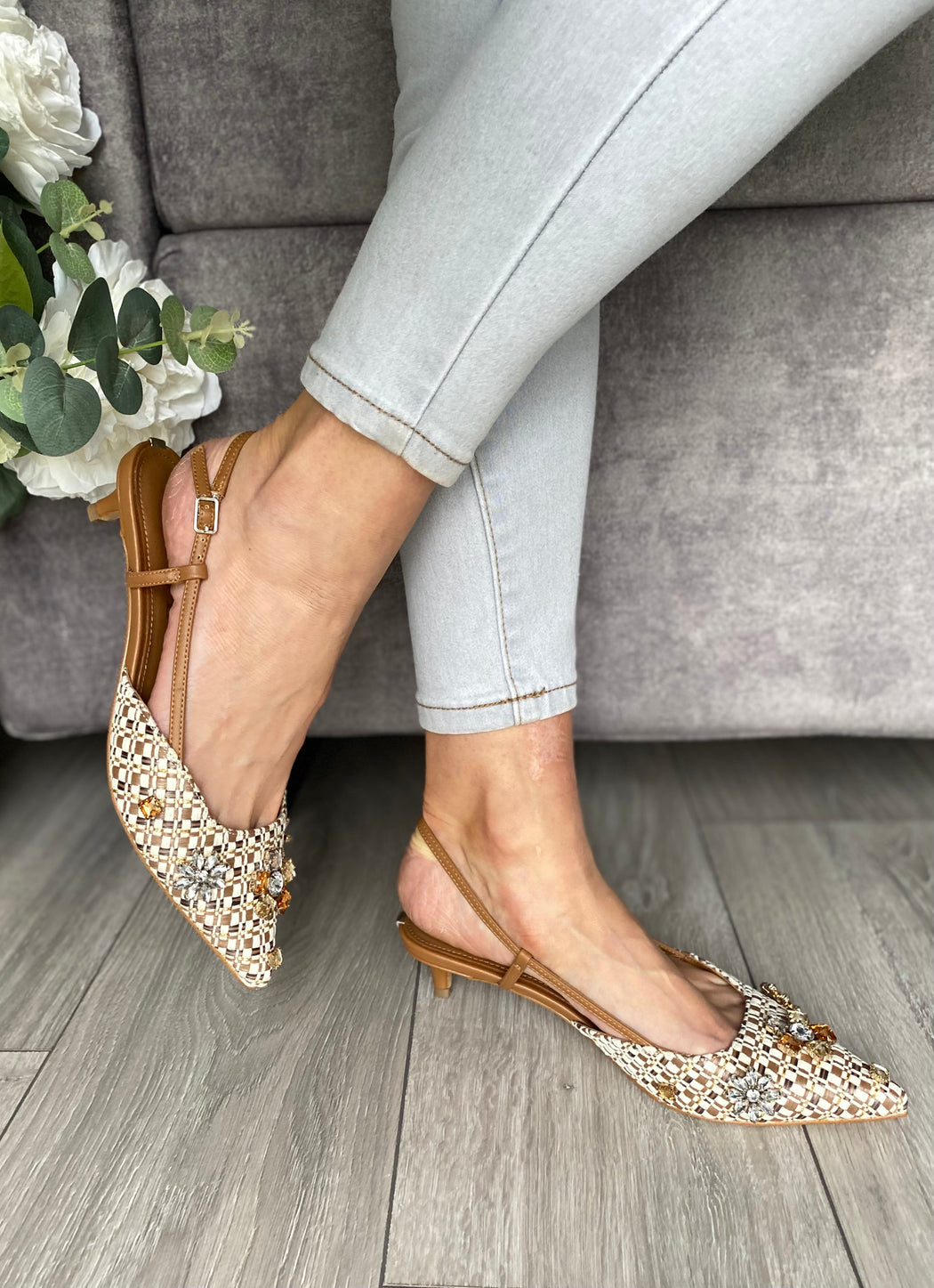 FLPJSNFAB03 Guess Brown Embellished Slingbacks.