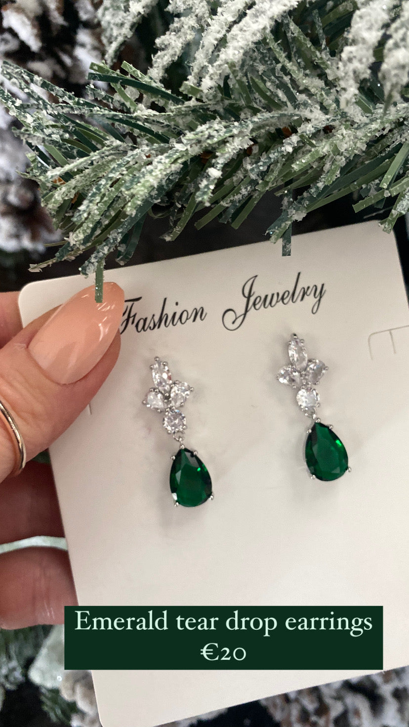 Emerald tear drop earrings
