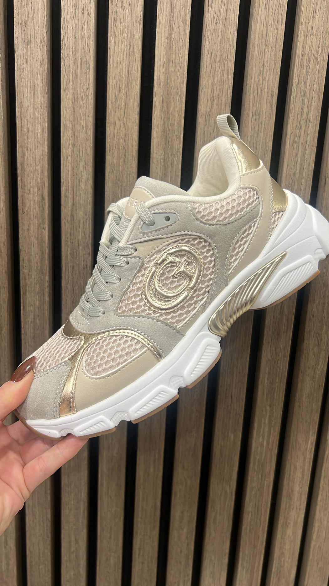 Guess ibitha  sage/gold sneaker  flfi3besu12