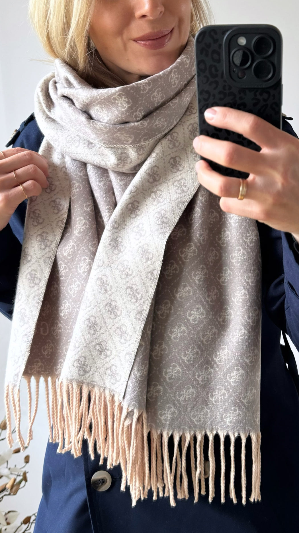 Guess grey/beige scarf AW5423POL03 - GRY
