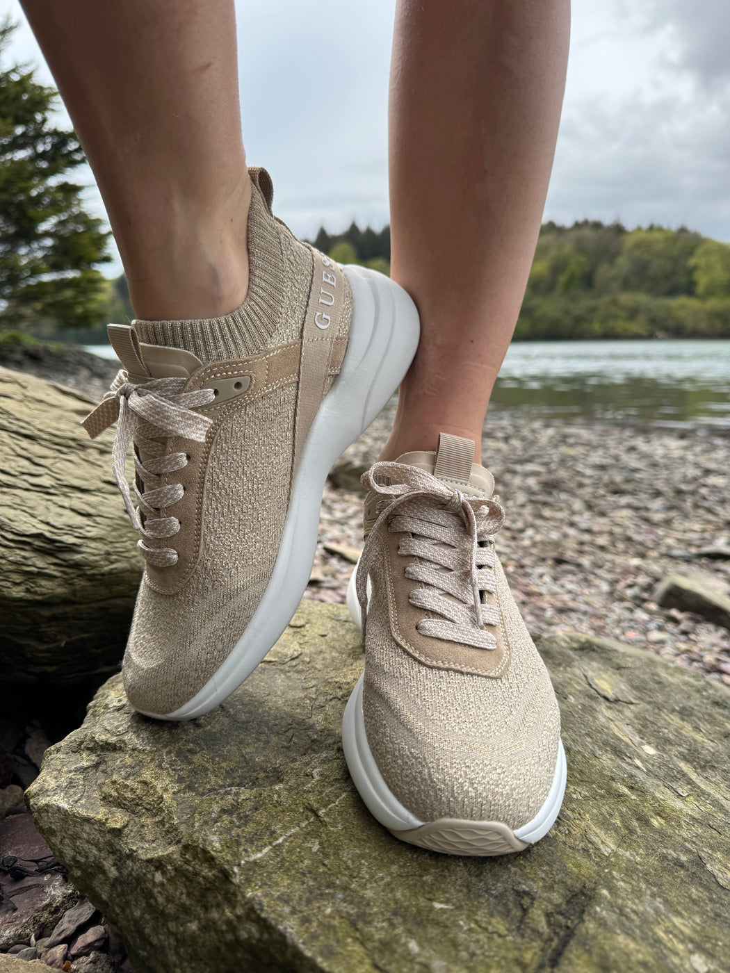 Guess Gold Sparkle Runners. FLJMLDFAB12