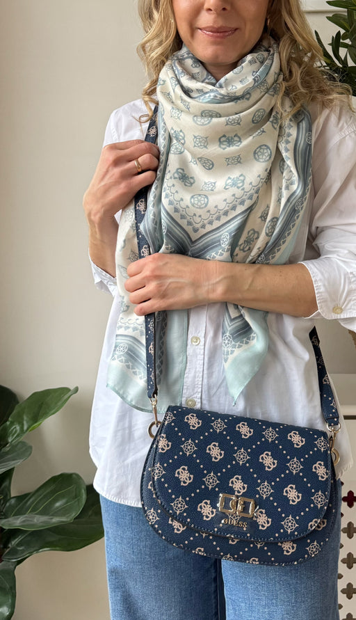 Emelie guess navy logo shoulder / crossbody BG950117