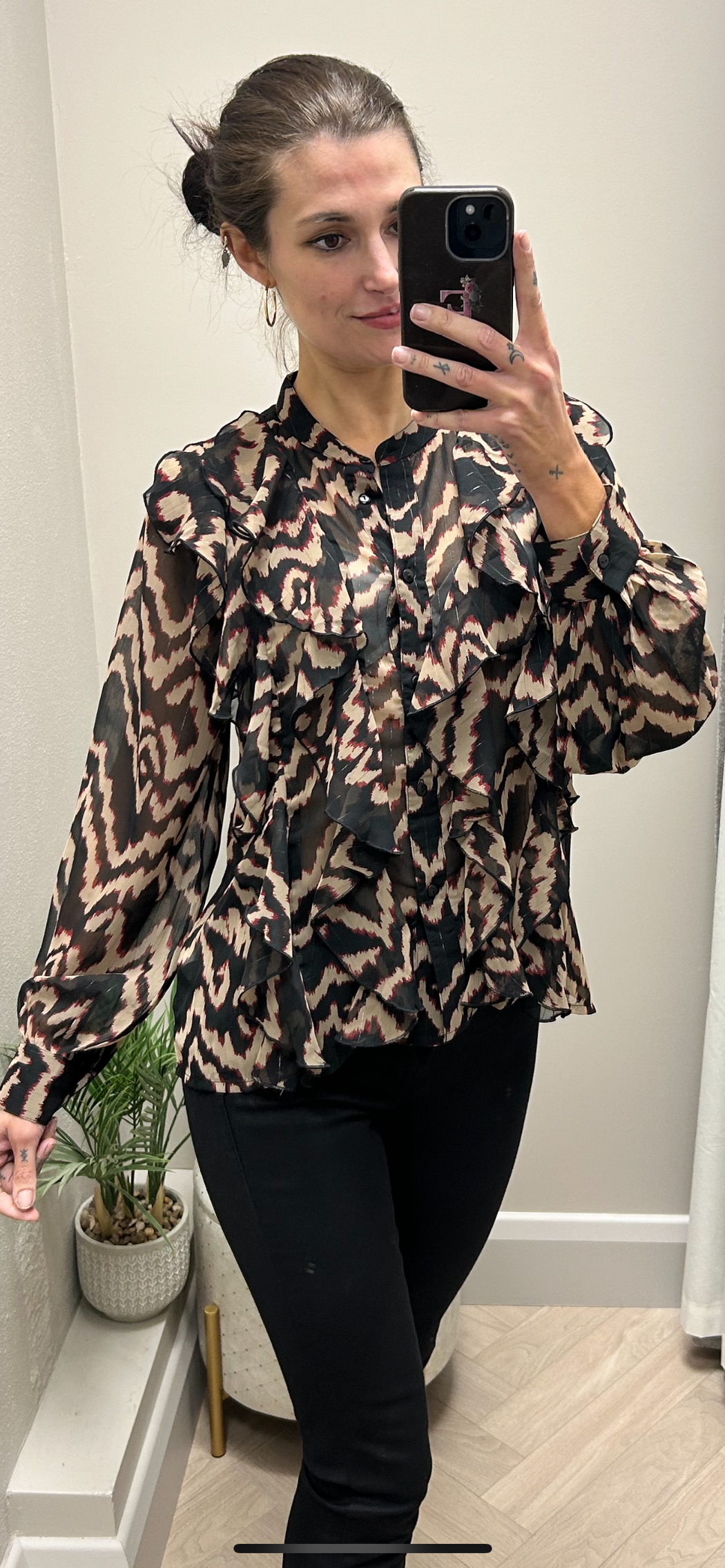 Quimbe ruffle wine Black print top