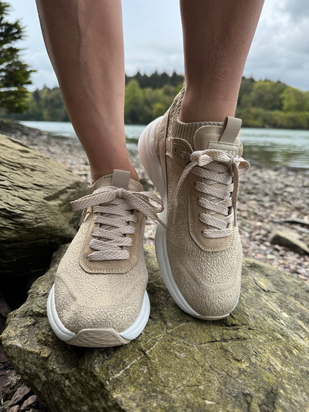 Guess Gold Sparkle Runners. FLJMLDFAB12