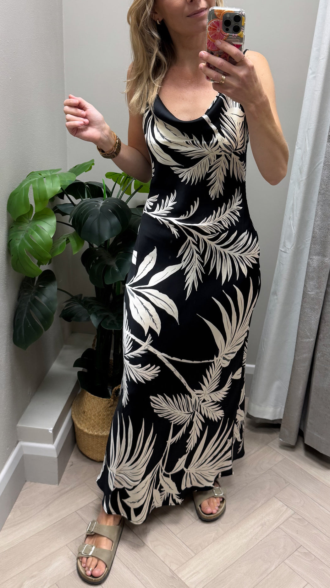 Guess akilina  boack satin slip dress w5gk85wh9c2