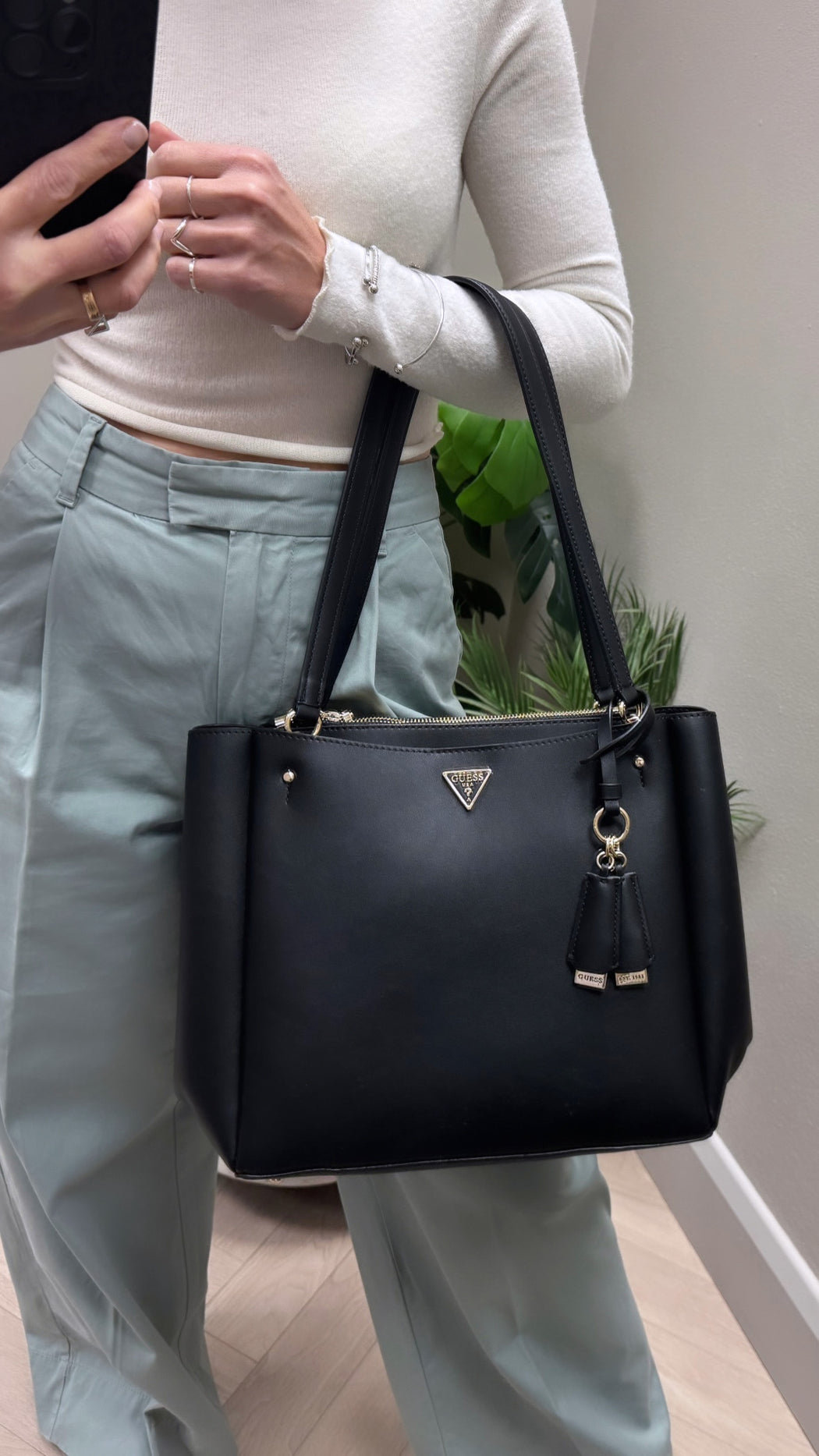 Guess black talent bag NG966923