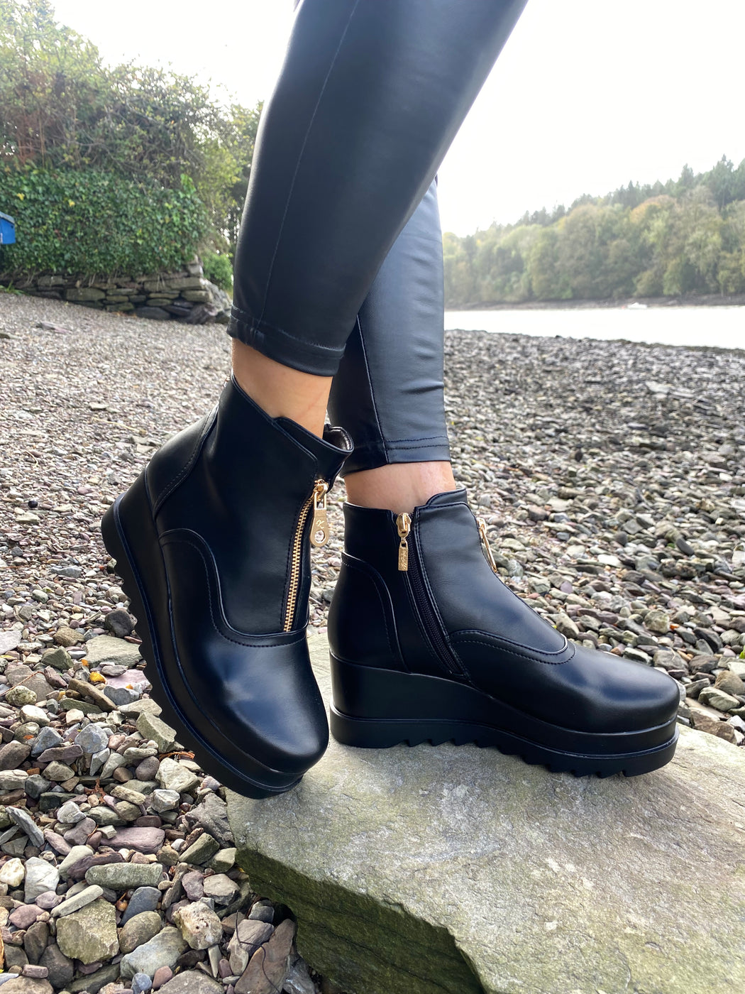 Portaferry black boots