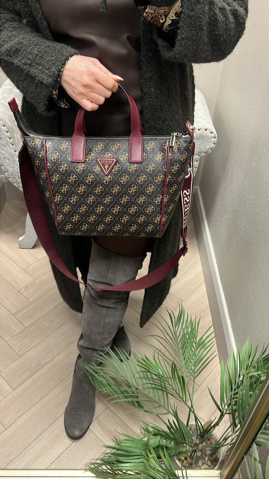 Guess brown logo follie latona travel bag Lq9676019