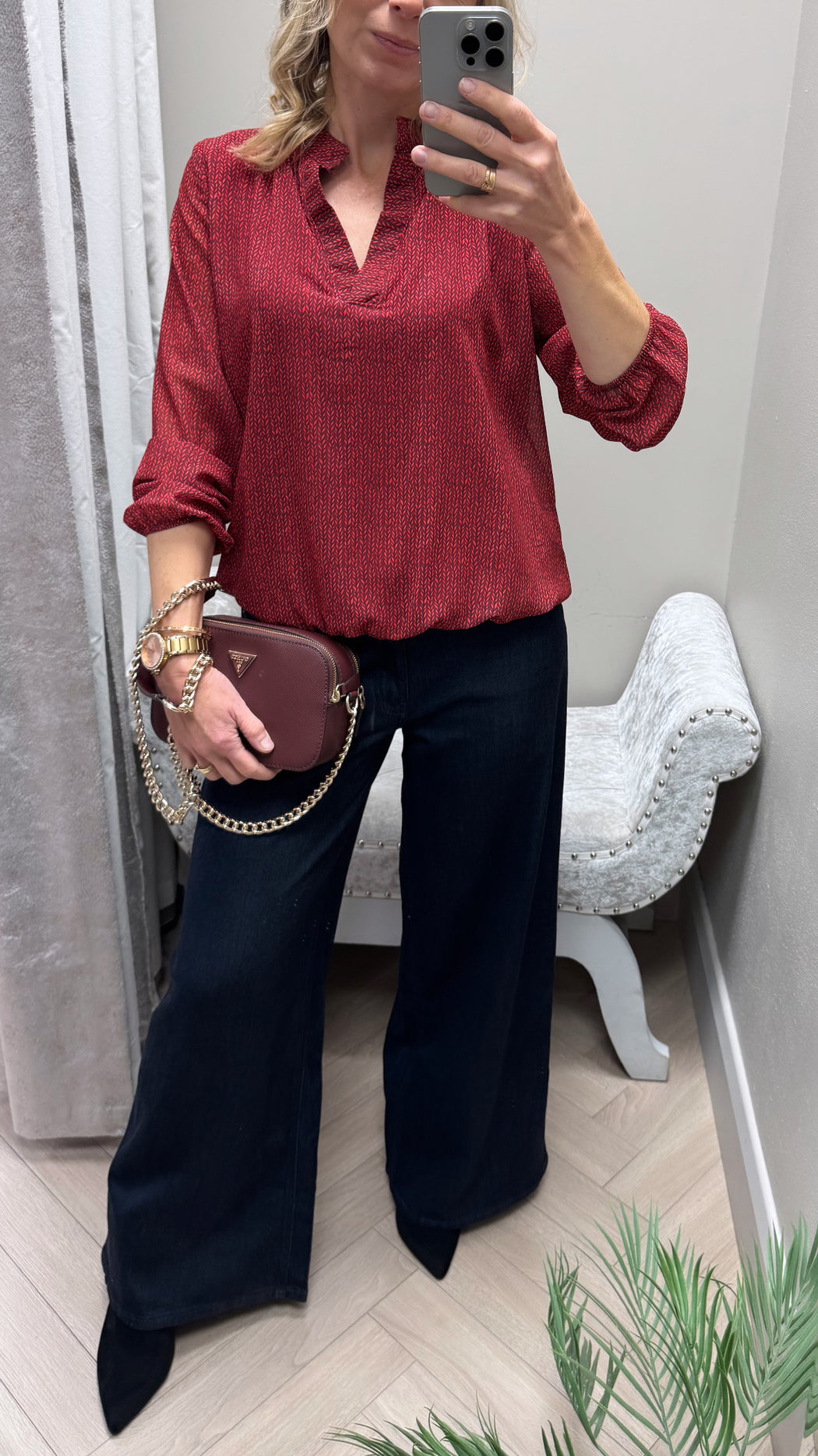 Guess dark indigo Jeans. W6BAJ5D2717