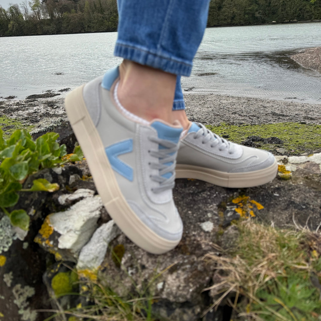 Eighty Chalky Blue Runners