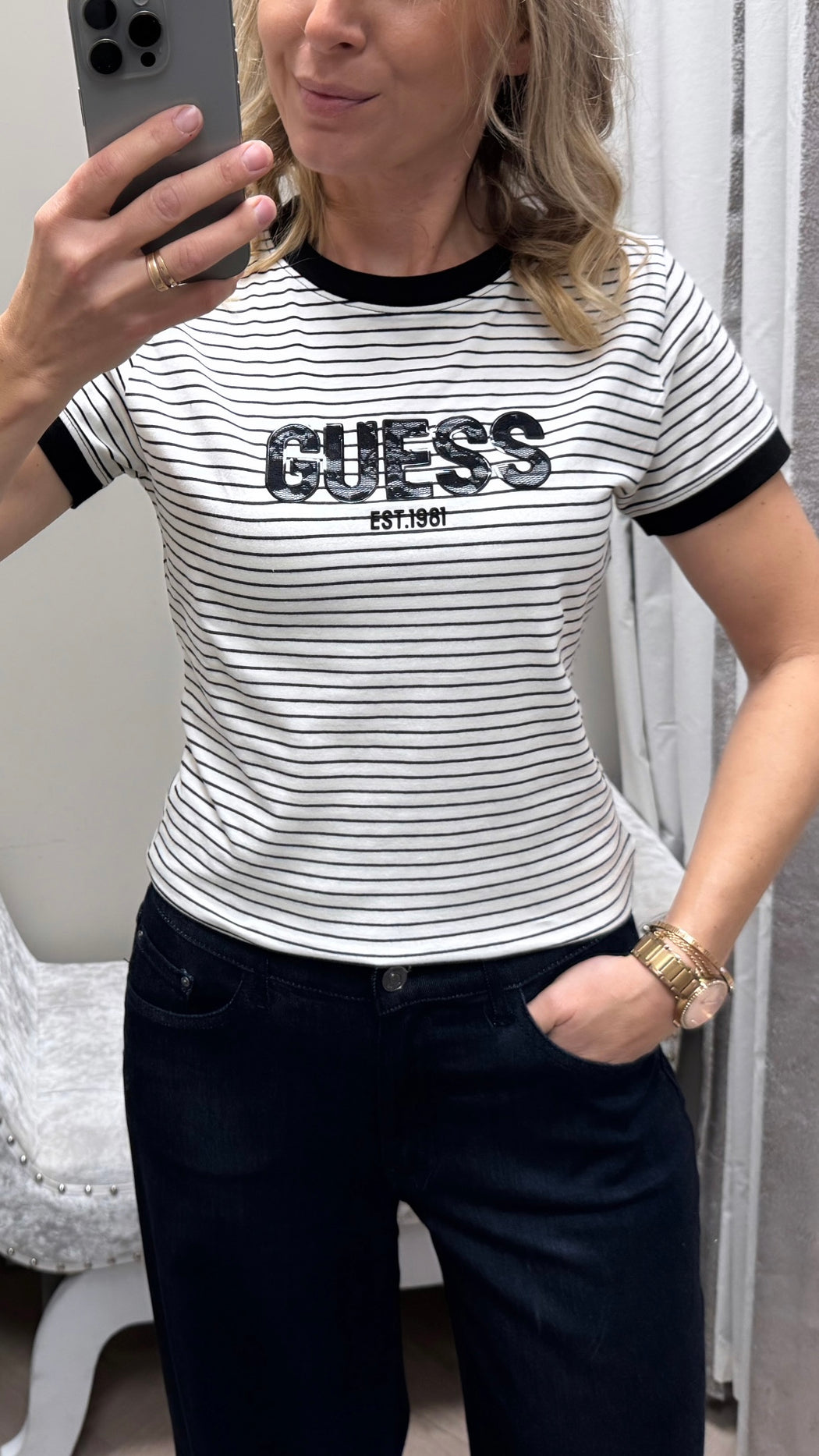 Guess gummy lace insert tee