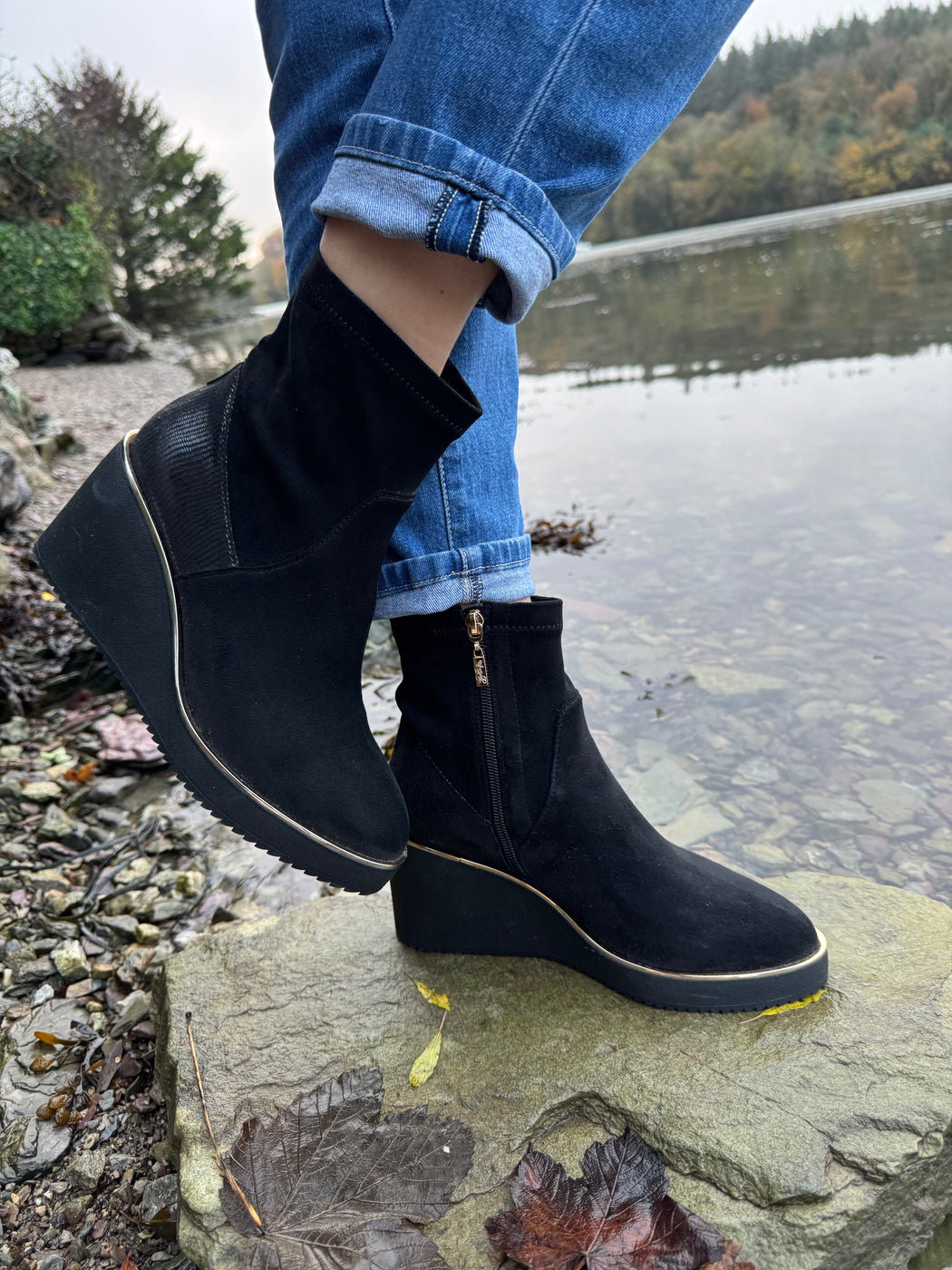 Poole Schwartz black wedge boots