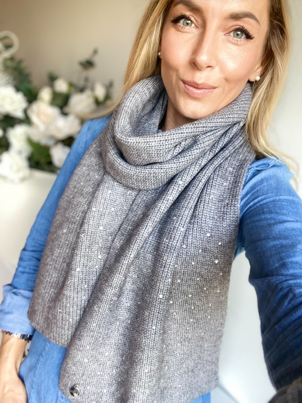 Guess grey diamondé scarf