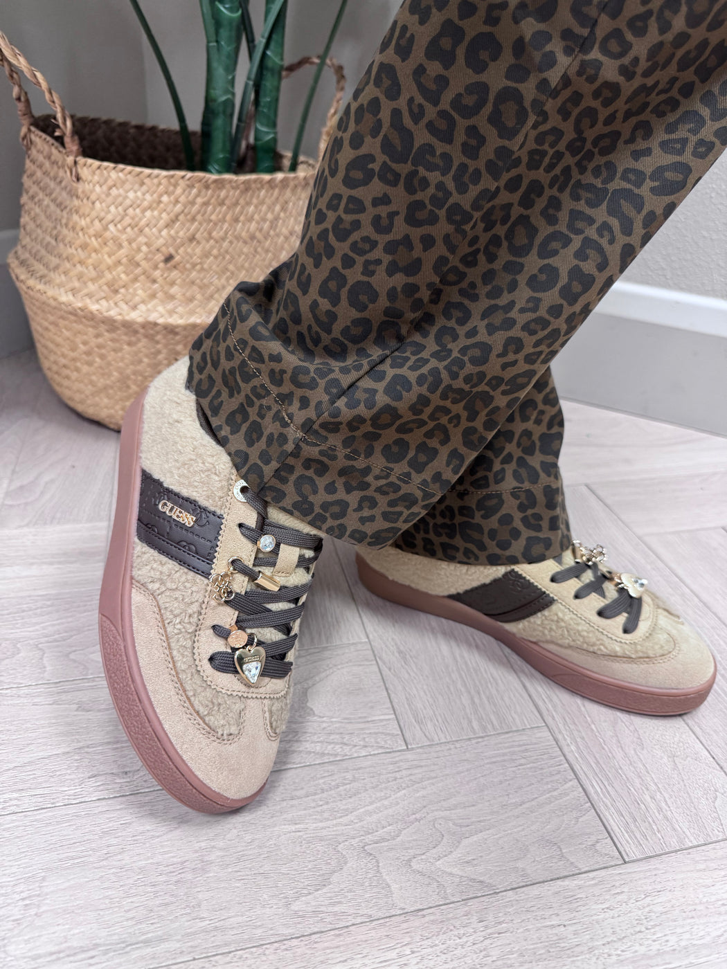 Guess beige teddy trainers flfn3afur12