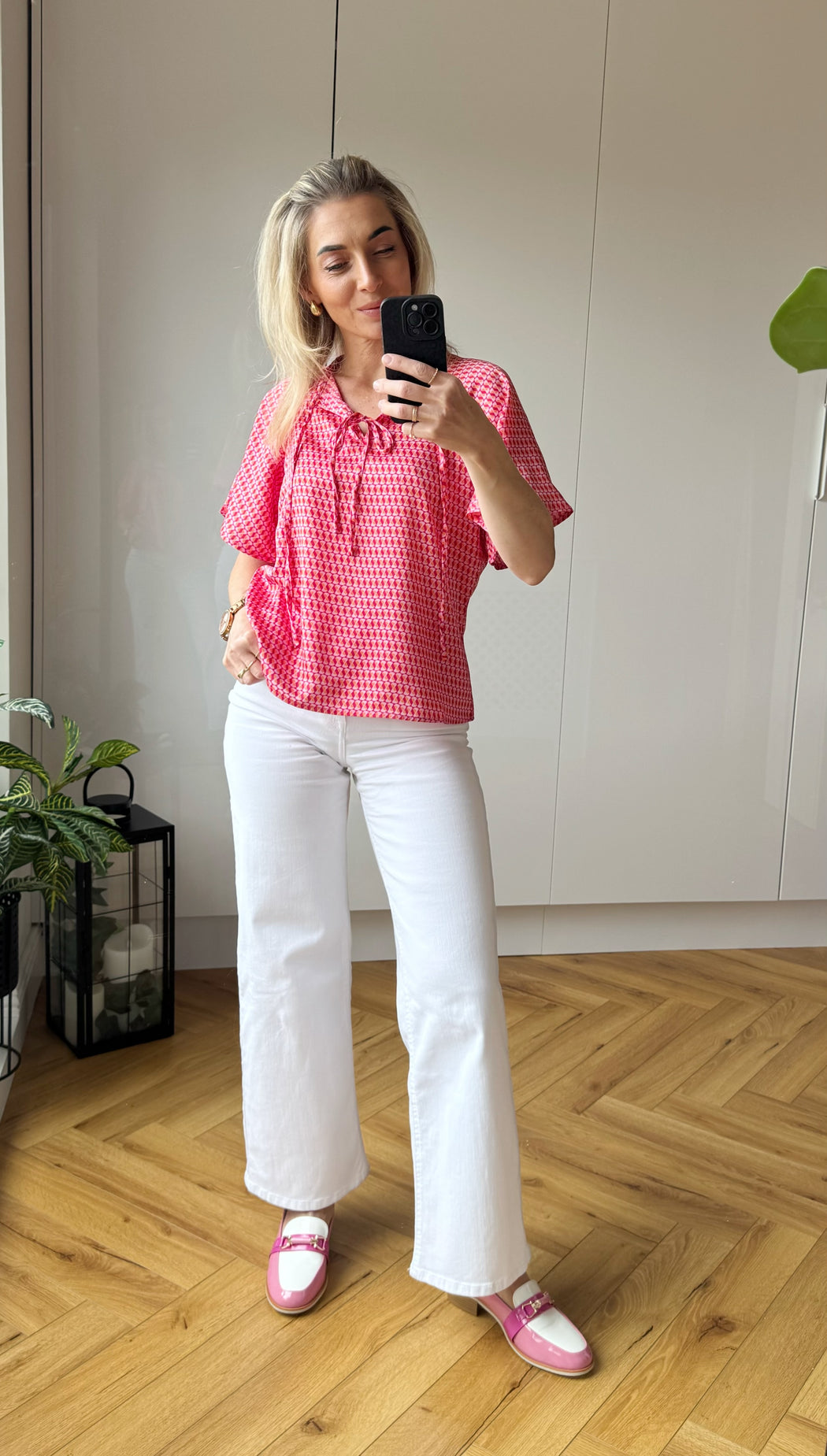 Janelle top red
