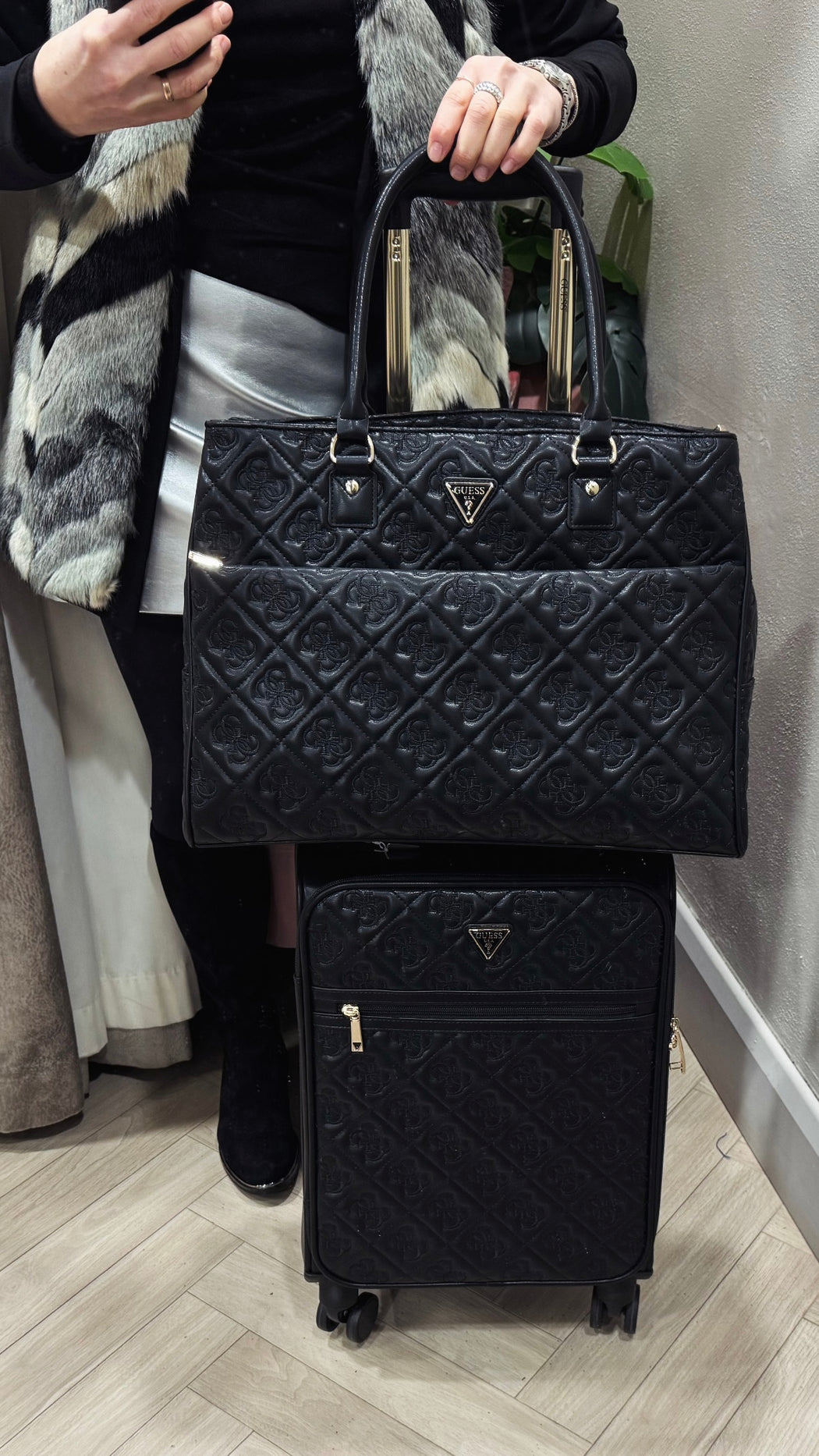 Adelasia guess who I Embossed-4G Logo cabin luggage ql9658983