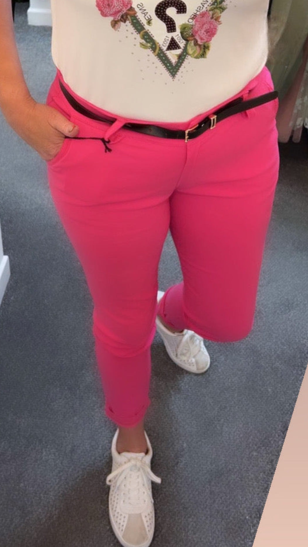 Shelly pink trousers
