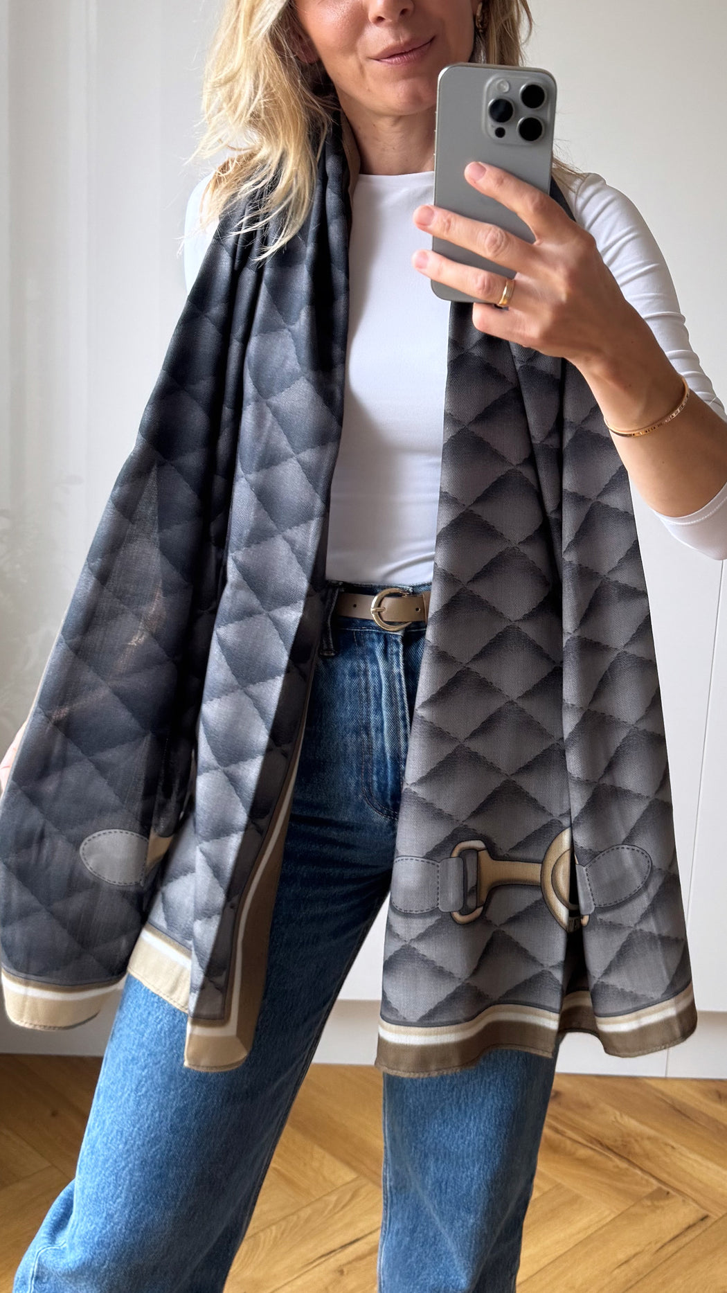 Guess AW5656POL03 - BLA scarf