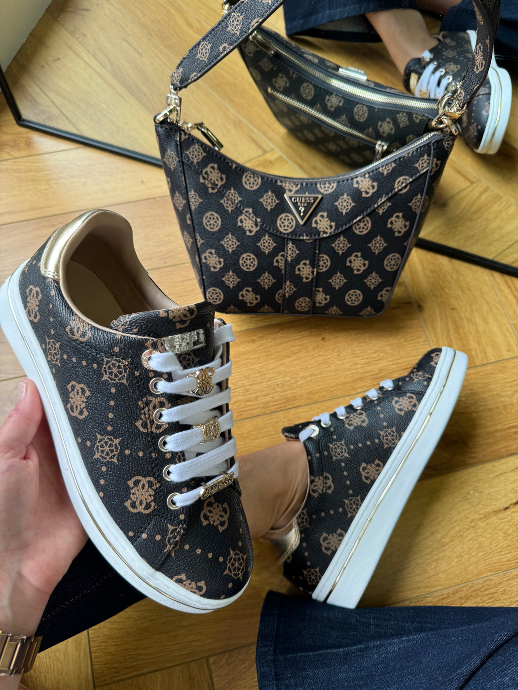 Guess logo sneaker