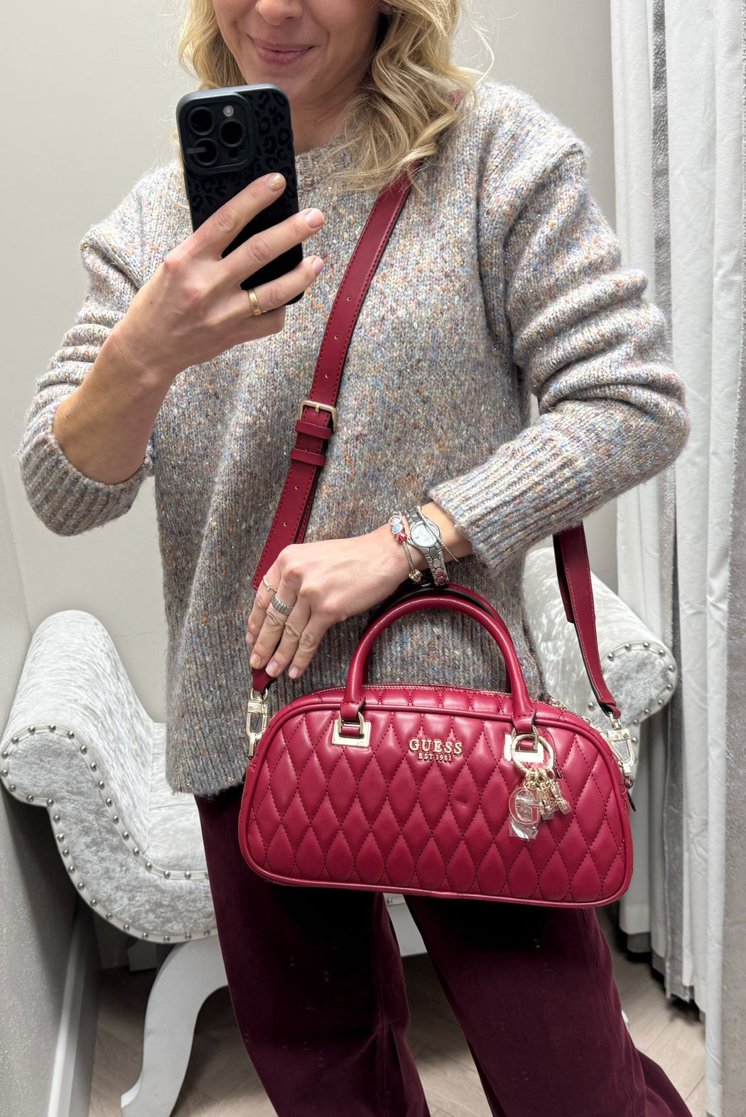 Guess Red VALLA Bag. QG812205.