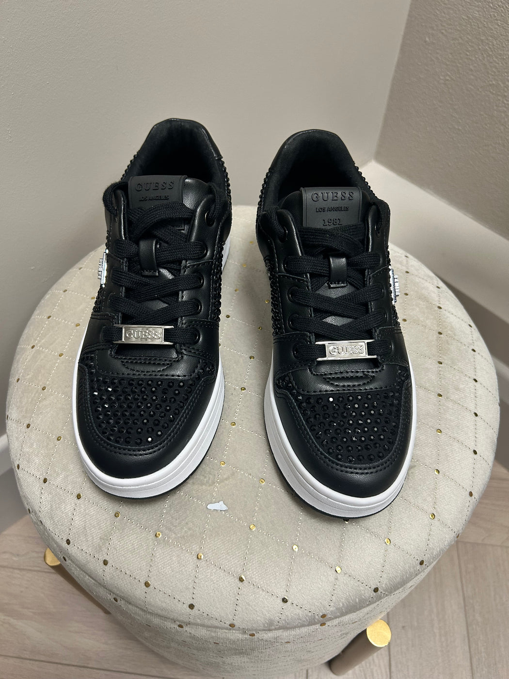 Flfnrsele12 guess black  trainer with rhinestones