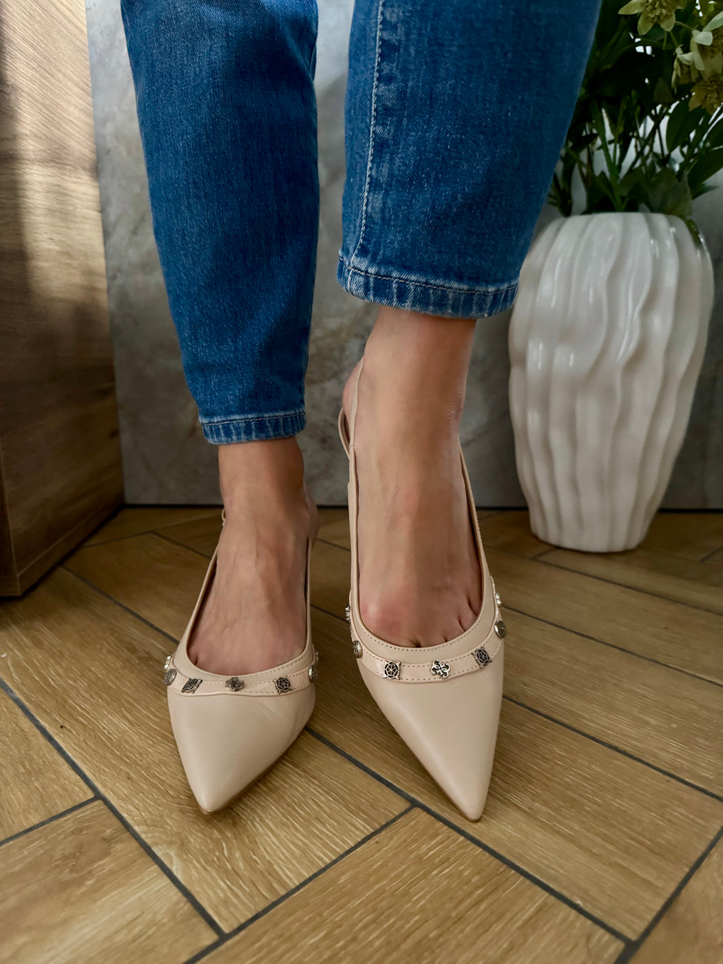 Yanai 4G Peony Logo Slingbacks FLPYANLEA05
