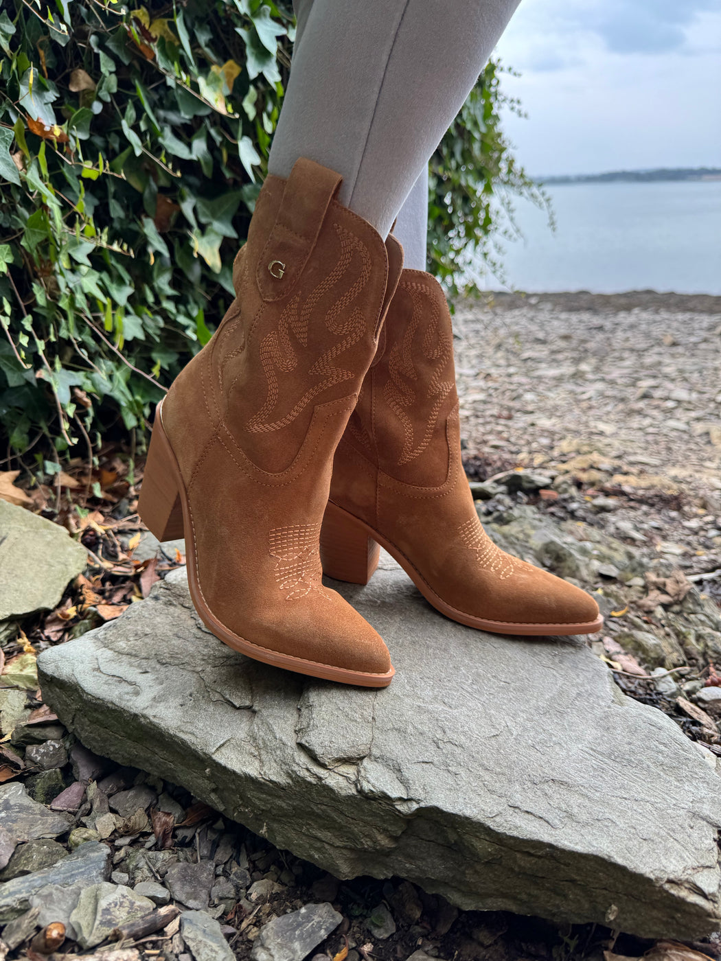 Guess 3/4 suede boots FLTSALSUE10
