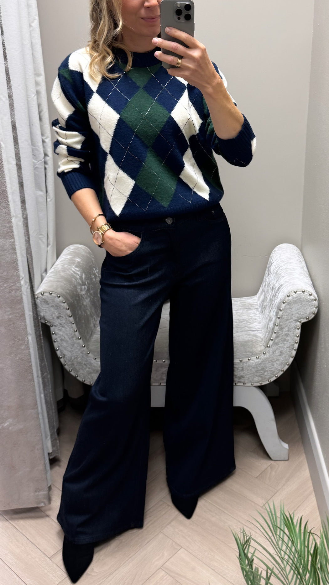 Guess dark indigo Jeans. W6BAJ5D2717